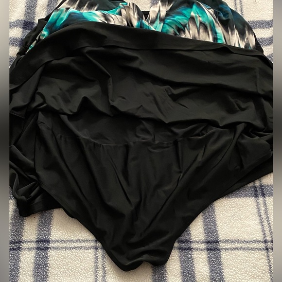 Plus Size Delta Burke Swim Dress with Attached Bottoms!! - Picture 3 of 7